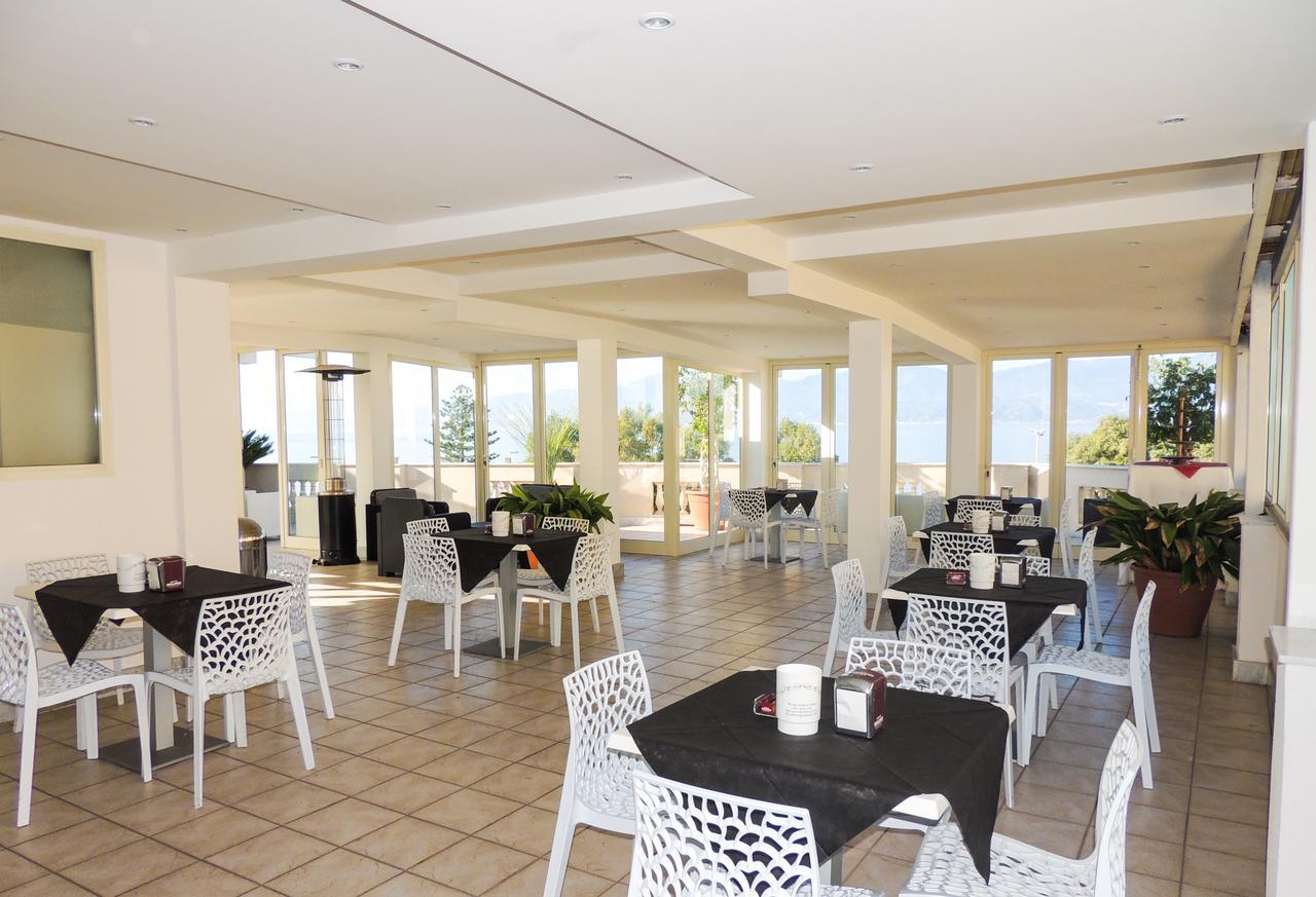 Hotel Lungomare Reggio di Calabria Exterior foto