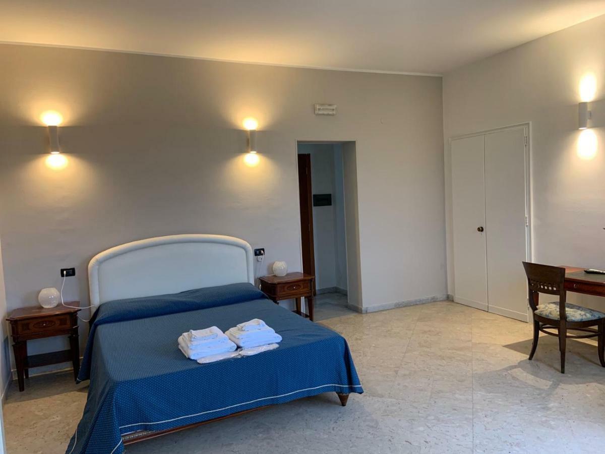 Hotel Lungomare Reggio di Calabria Exterior foto